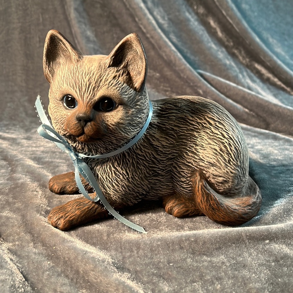 VTG Cat Figurine